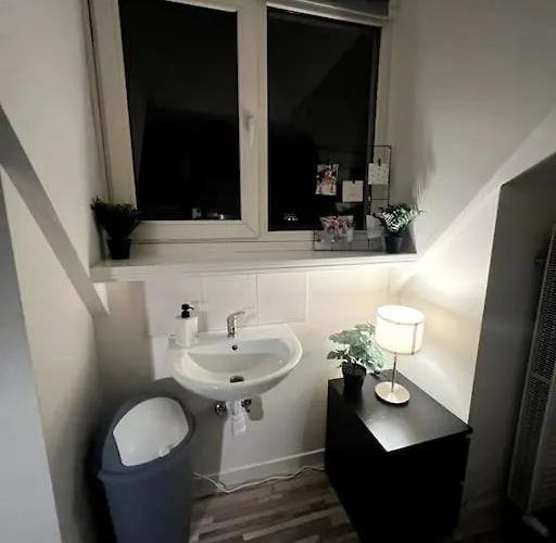 404 - - By T&s. Appartement